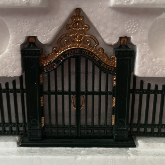 Vintage & New in Boxes Heritage Village Collection Wrought Iron Fence Posts Gate - Picture 4 of 6